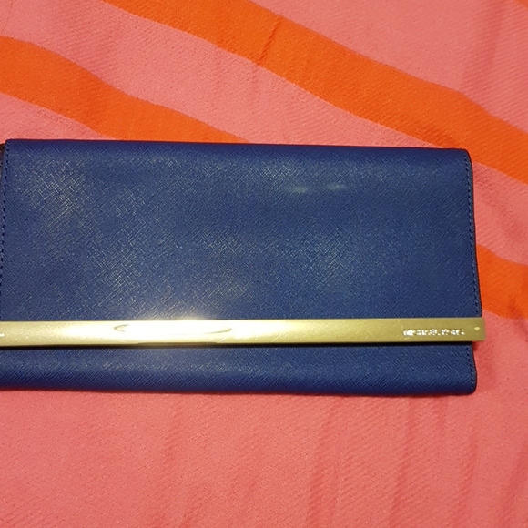 Michael Kors clutch - Picture 2 of 8